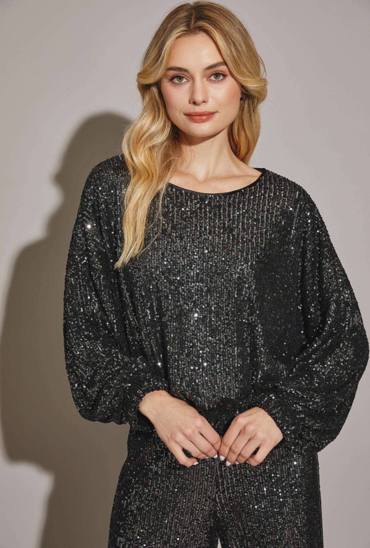 CARMEN TOP SEQUIN - Blueberry Boutique