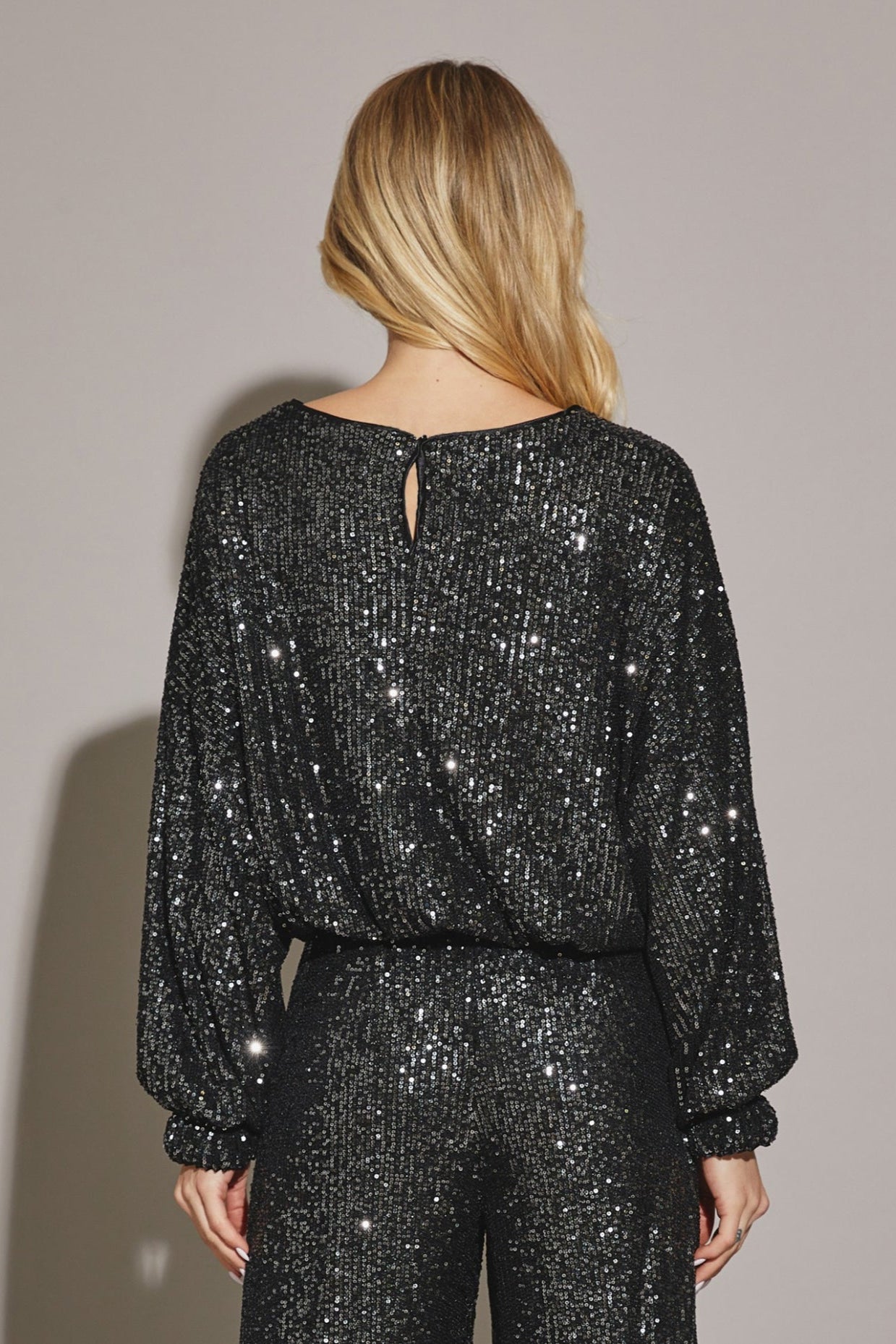 CARMEN TOP SEQUIN - Blueberry Boutique