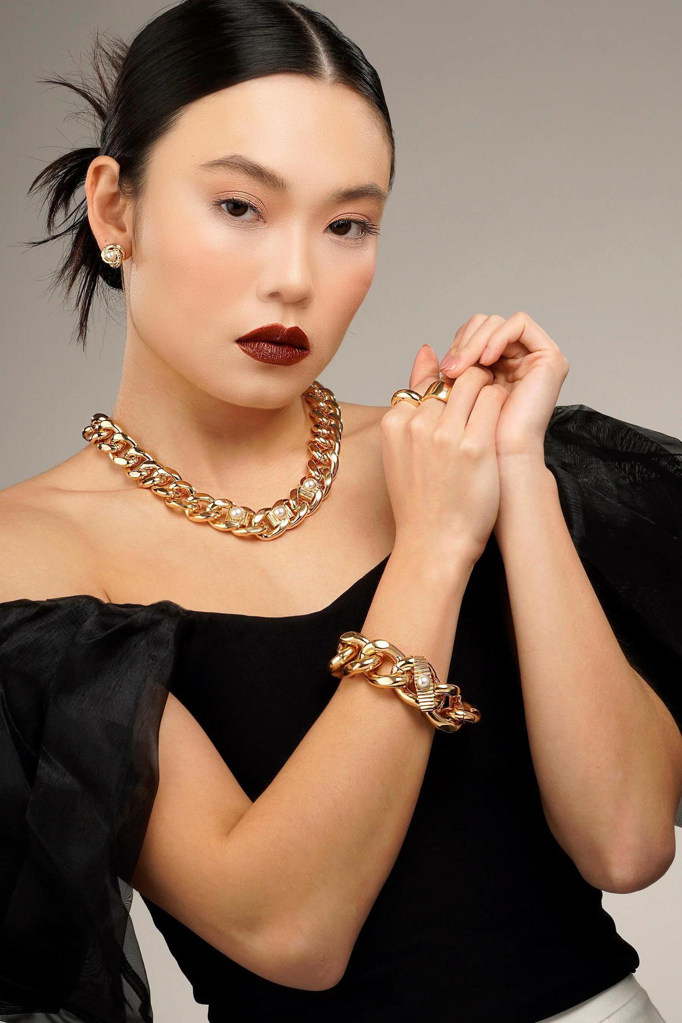 VIETNAM FLOWER CS EARRING 37914 - Blueberry Boutique